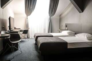 Отель Hotel Europa Starachowice Стараховице Двухместный номер эконом-класса с 2 отдельными кроватями-3